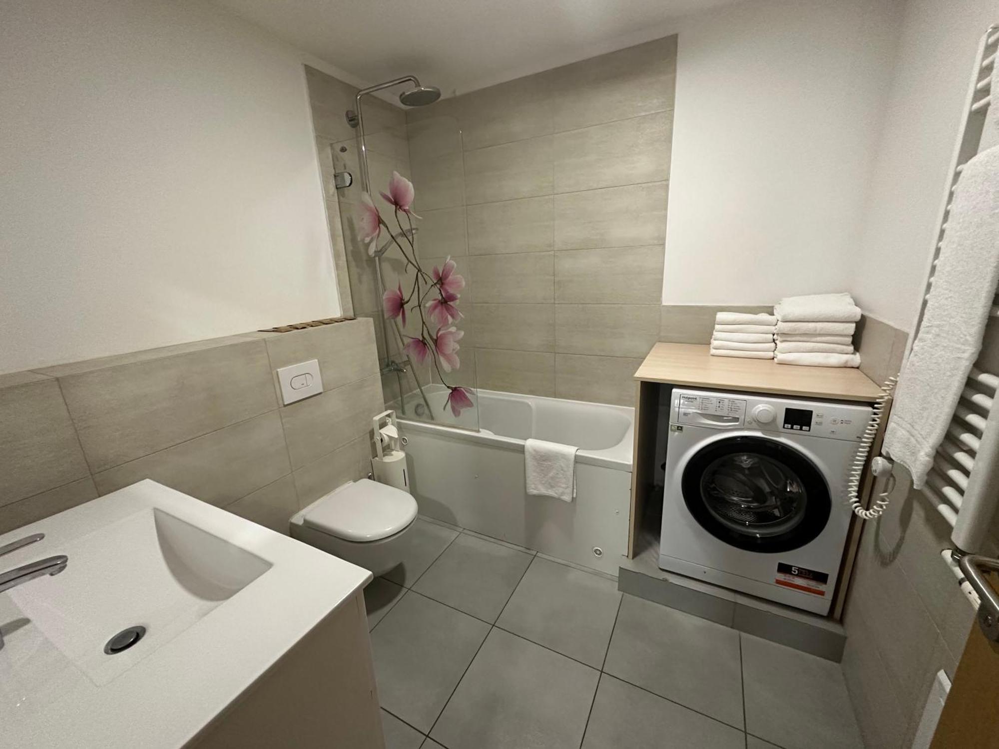 Forrest Apartments Vilnius Bagian luar foto